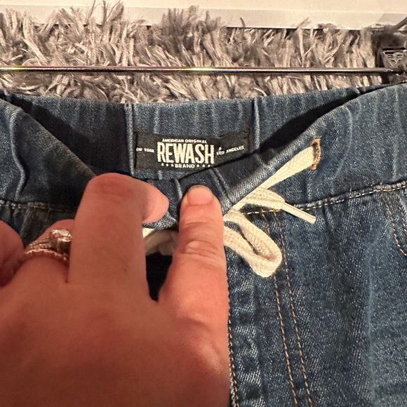 Rewash size large elastic waist jean shorts - Picture 2 of 4